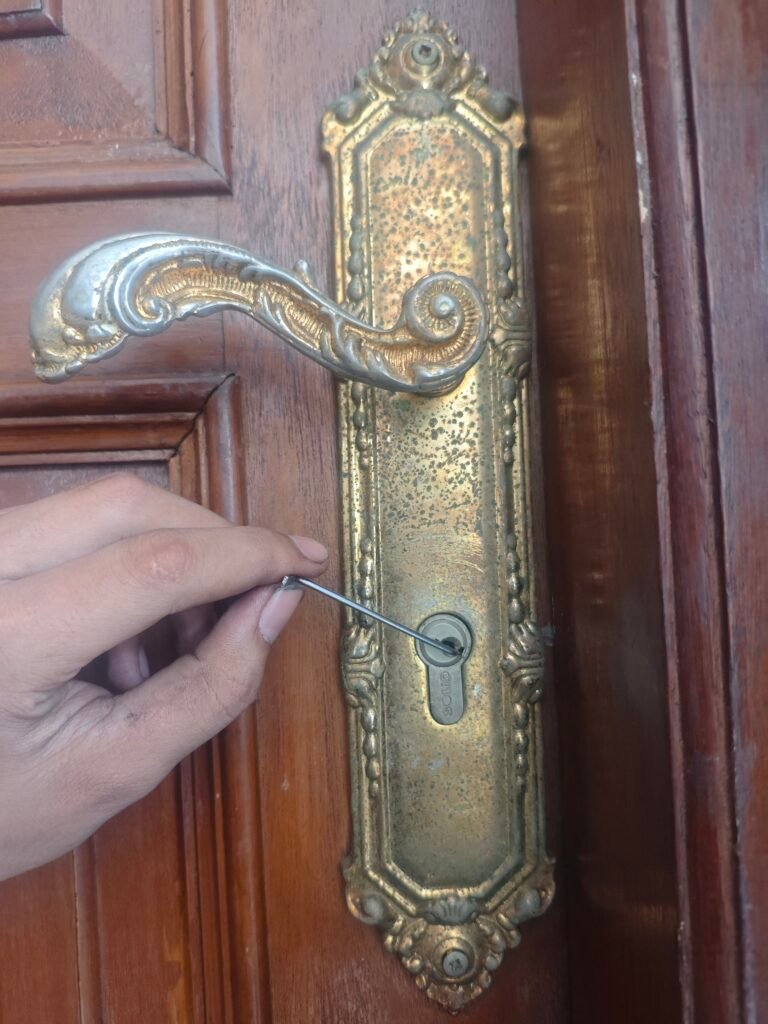kunci pintu hilang