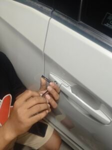 Buka Mobil Terkunci